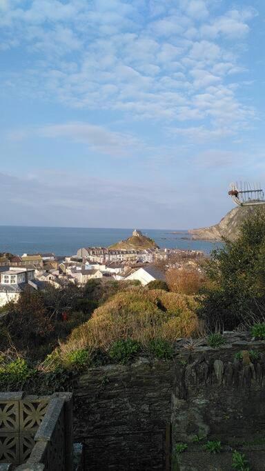 Appartement The Tempest, Sea Views, Coastal & Rural Walks. à Ilfracombe Extérieur photo